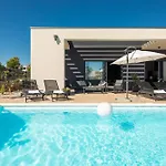 M Villa *