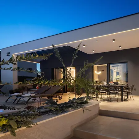 M Villa