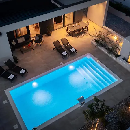 Villa M *