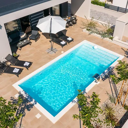 M Villa