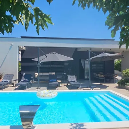 M Villa